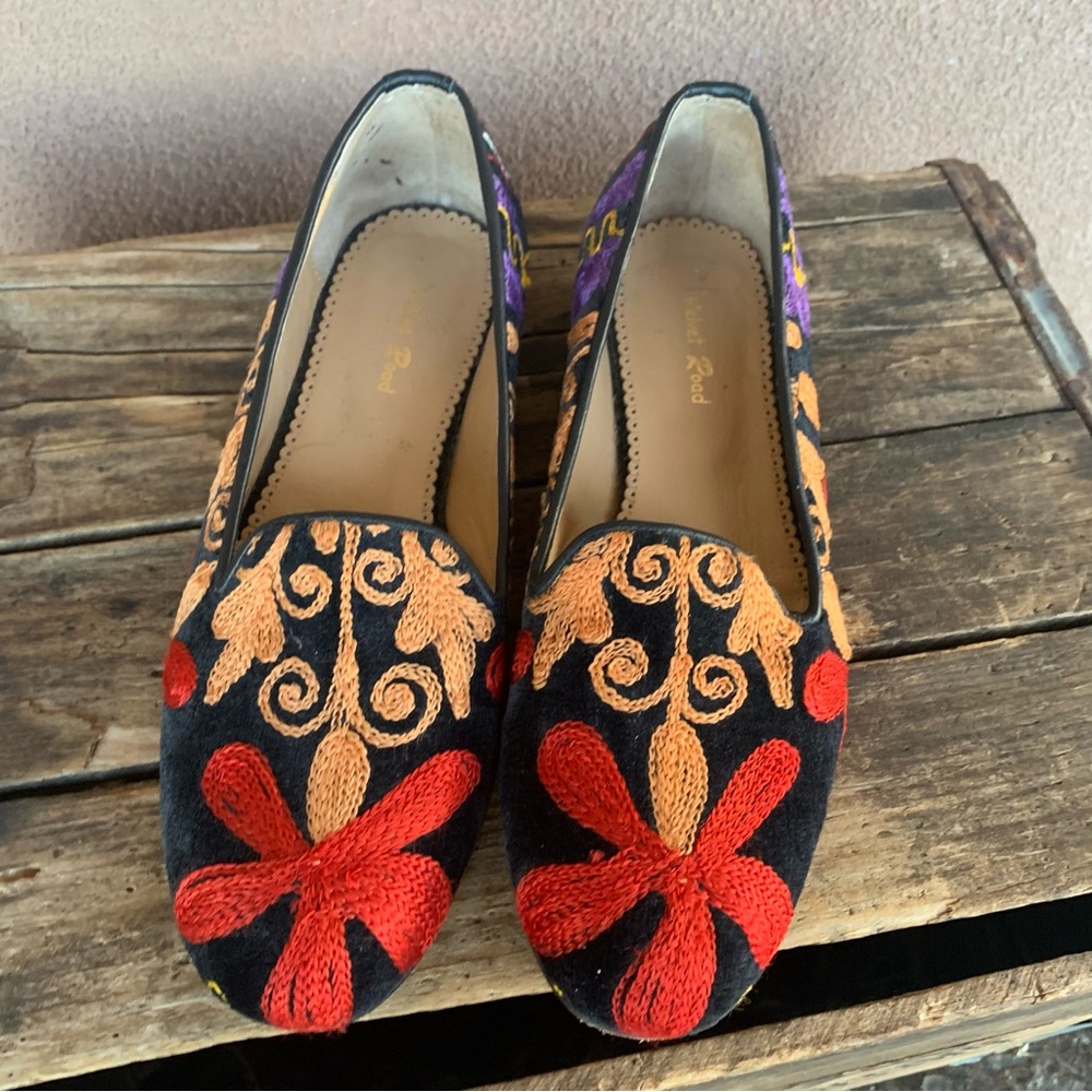 Velvet Road Embroidered Floral Slip-On Flat